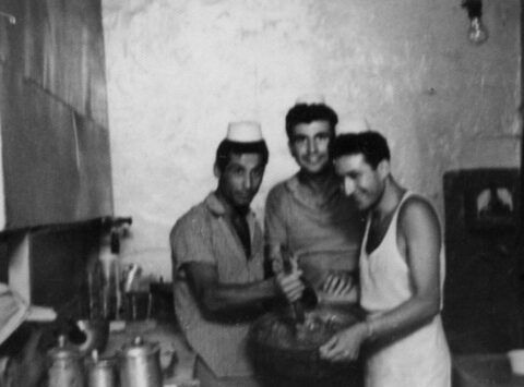 Στο ζαχαροπλαστείο