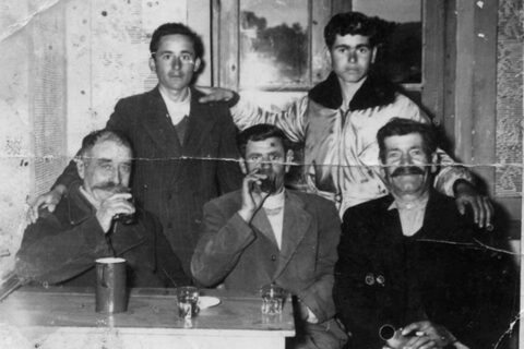 Στην ταβέρνα