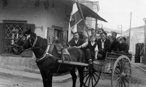 Πανηγυρίζοντας το εκλογικό αποτέλεσμα