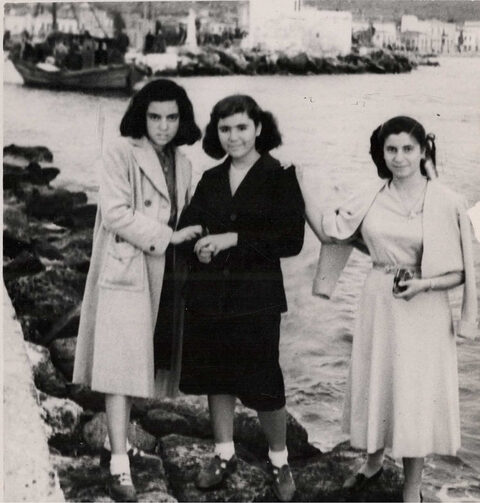 Φίλες στον Άγιο Νικόλαο Θαλασσινό